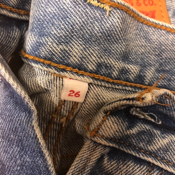 Levi cutoff shorts 501 - Picture 3 of 4